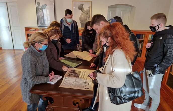 Dubrovački studenti posjetili izložbu „Uz Marulovu Juditu“ u Znanstvenoj knjižnici