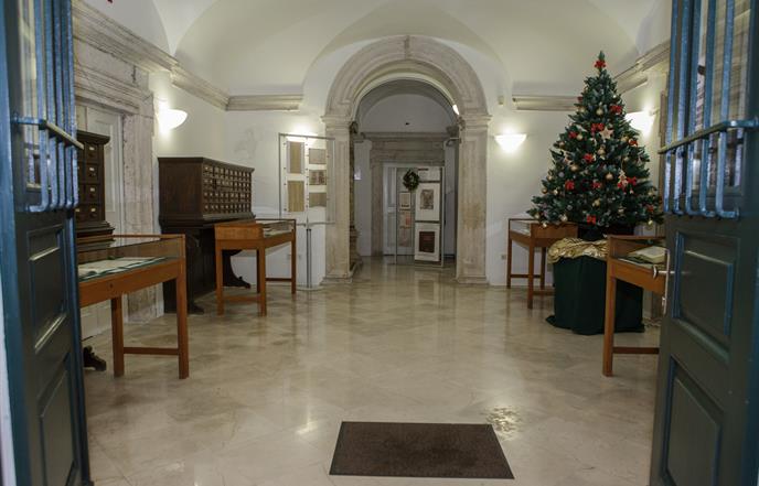 „Osam stoljeća dubrovačkoga kolendavanja“ - multilokacijska izložba predstavljena u Znanstvenoj knjižnici