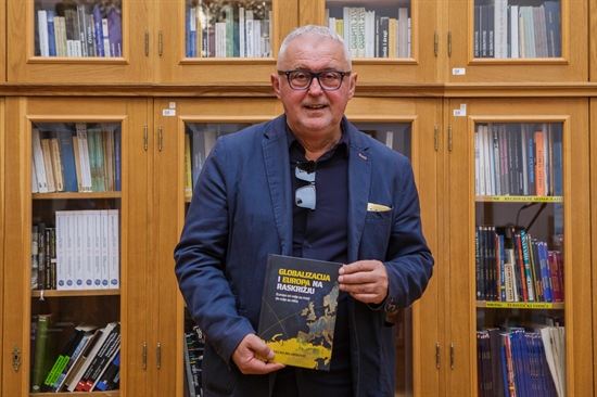 Anđelko Milardović predstavio svoju knjigu „Globalizacija i Europa na raskrižju“