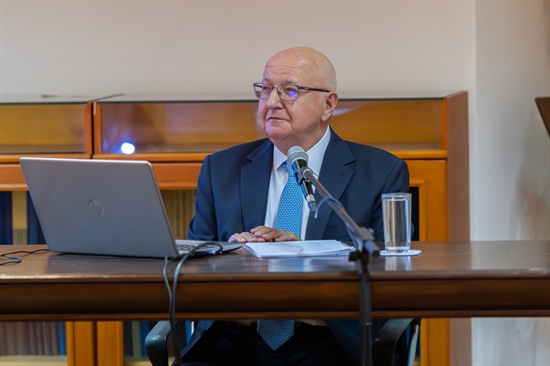 Ivica Martinović održao predavanje “Poimanje žene u Zrcalu duhovnom (1614.) benediktinca Mavra Orbina”